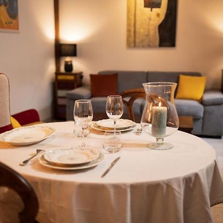 Le "Pied A Terre" - Appartement Plein Centre Avec Parking Prive Bourges Esterno foto